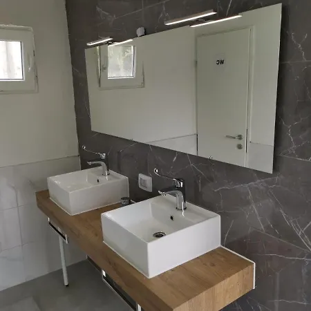 Romey Iikka Apartamento Pula