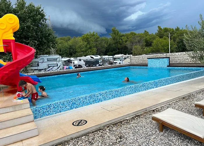 Romey Iikka Apartman Pula