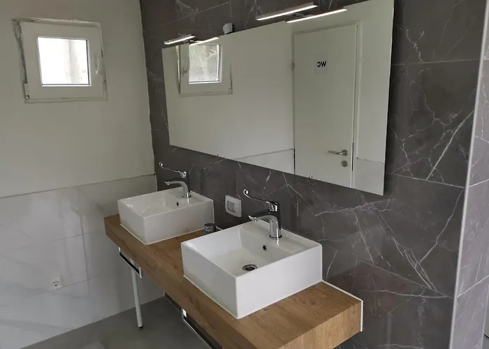 Romey Iikka Apartment Pula